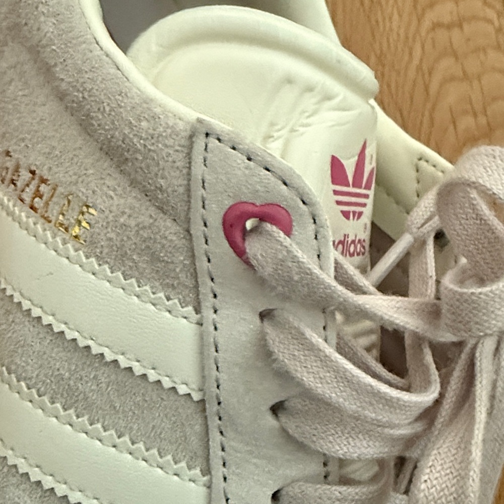 Adidas Women's Gazelle White and Pink Sneakers | limited edition - Picture 7 of 7